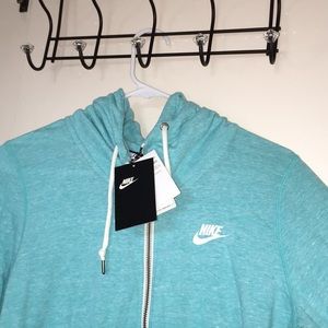 nike zip up sweater